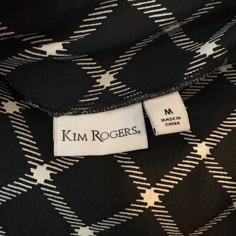 Elegant Black and White Checkered Skirt - Picture 2 of 3